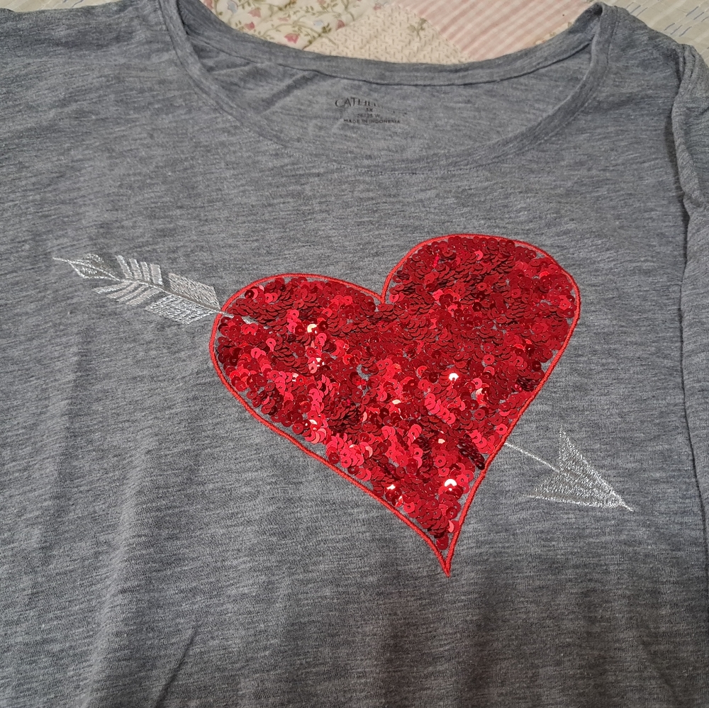 Catherine's size 2X 22/24 gray 3/4 sleeve Valentine's themed shirt
